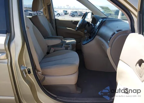 2011 Kia Sedona Lx z USA, uszkodzony, nr VIN KNDMG4C75B6406868